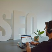 Come monitorare le performance SEO del tuo sito: strumenti, metriche e strategie per una crescita costante