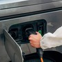 Auto elettriche: con gli attuali costi di ricarica, la convenienza è solo per pochi