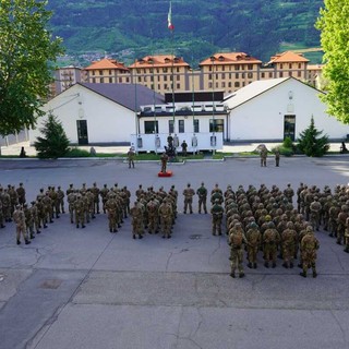 Il presonale del Centro Addestramento Alpino schierato (ph.CAA)