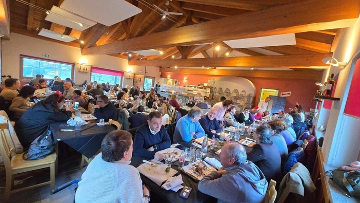 Un momento dell'incontro conviviale Un momento dell'incontro conviviale