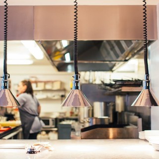 Attrezzature ristorazione: guida essenziale per cucine efficienti