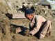 Un bambino al lavoro in una fabbrica di mattoni in Afghanistan Un bambino al lavoro in una fabbrica di mattoni in Afghanistan  (AFP or licensors)