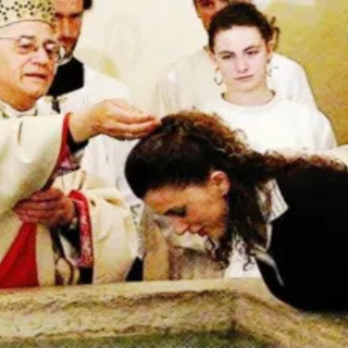 Pasqua, ancora un record di battesimi adulti in Francia