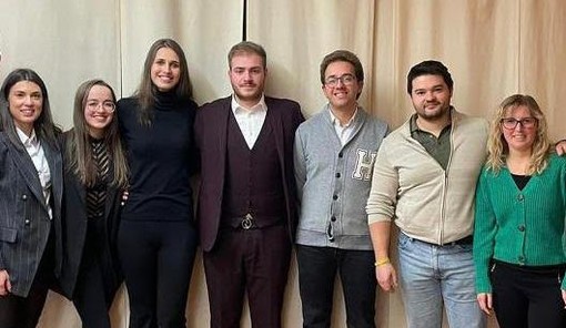 Da sn: Beatrice Munier, Giulia Calisti, Eleonora Bisoglio, Enrico Di Francesco, Andrea Pressendo, Andrea Manazzale e Martina Mariano Da sn: Beatrice Munier, Giulia Calisti, Eleonora Bisoglio, Enrico Di Francesco, Andrea Pressendo, Andrea Manazzale e Martina Mariano