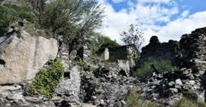 Paesi e frazioni abbandonati, una ricchezza da restituire: il modello cooperativo per rianimare le Alpi