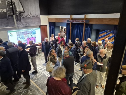 Colletta alimentare, trent’anni di solidarietà: al Giacosa le storie che fanno grande il volontariato valdostano Colletta alimentare, trent’anni di solidarietà: al Giacosa le storie che fanno grande il volontariato valdostano