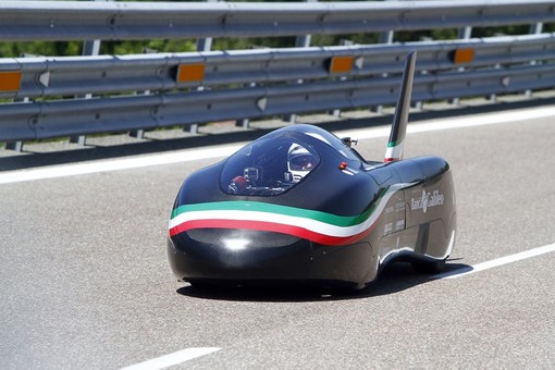 Costruita dalla valdostana Podium la velocissima auto a batterie Blizz Primatist