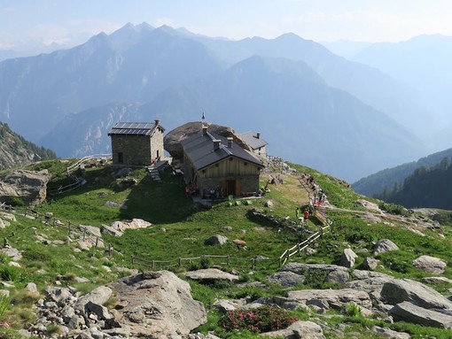 MONTAGNA VDA: Donnas alla scoperta del Rifugio Bonze MONTAGNA VDA: Donnas alla scoperta del Rifugio Bonze