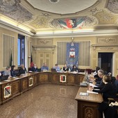 Chatillon: Bilancio in ordine, ma tensioni in aula e lavori pubblici che preoccupano i cittadini