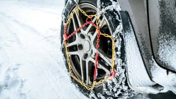In Valle d’Aosta torna l’obbligo di gomme invernali o catene: attenzione, scatta già da domani