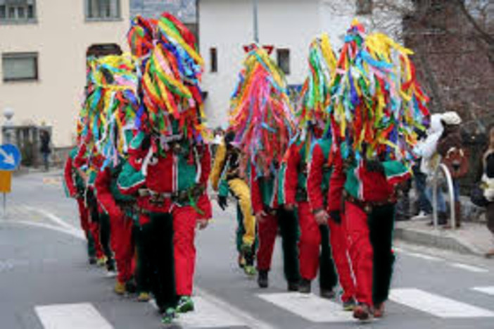 Velina Rossonera e Arcobaleno – Speciale Natale a Palazzo