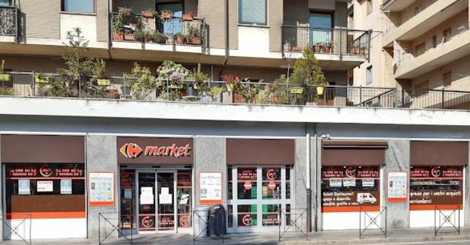 Carrefour di Piazza Plouves Aosta