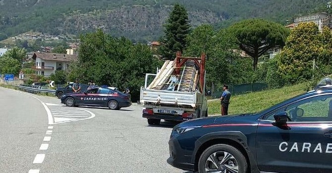 Bassa Valle, controlli straordinari dei Carabinieri: 80 persone identificate e una patente ritirata