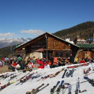 Il bar ristorante La Chatelaine a Pila