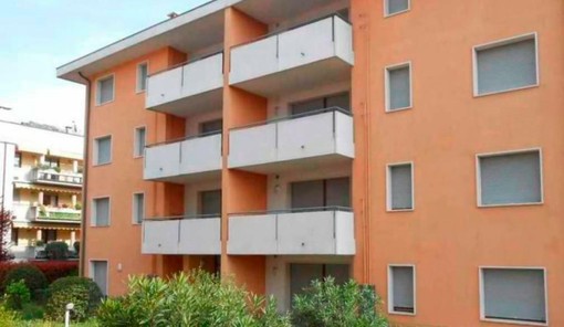 “Affitti folli e famiglie alla deriva: la Valle d’Aosta tradisce il diritto alla casa” “Affitti folli e famiglie alla deriva: la Valle d’Aosta tradisce il diritto alla casa”