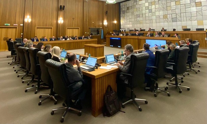 Bilancio del Consiglio approvato tra tensioni e silenzi