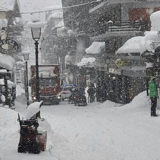 Il centro di Cervinia alle 14 di oggi (foto Marco Pellissier)