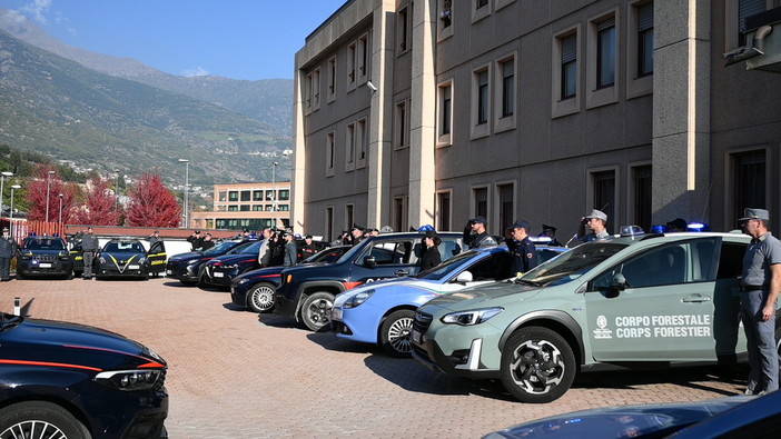 Quando il dovere chiama e la tragedia risponde: Aosta ricorda i carabinieri caduti a Castel d’Azzano Quando il dovere chiama e la tragedia risponde: Aosta ricorda i carabinieri caduti a Castel d’Azzano