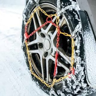 In Valle d’Aosta torna l’obbligo di gomme invernali o catene: attenzione, scatta già da domani