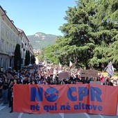 Segreto di sicurezza nazionale sul CPR di Trento: negati i documenti. Il Coordinamento impugna il rifiuto: “Si detengono esseri umani, non sono infrastrutture di guerra sottratte al controllo pubblico” Segreto di sicurezza nazionale sul CPR di Trento: negati i documenti. Il Coordinamento impugna il rifiuto: “Si detengono esseri umani, non sono infrastrutture di guerra sottratte al controllo pubblico”