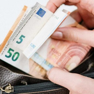 Crisi, blackout e instabilità: perché la BCE consiglia di tenere contanti in casa