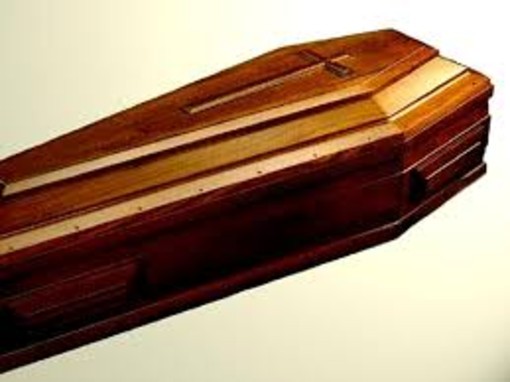 Augurare la morte al vicino di casa non è reato Augurare la morte al vicino di casa non è reato