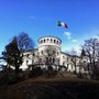IL CASTELLO CANTORE DI AOSTA SI ILLUMINA DI VIOLA PER LA GIORNATA MONDIALE DELLA FIBROMIALGIA