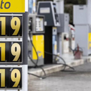 Carburanti alle stelle, in Valle d’Aosta l’aumento pesa di più su imprese e territorio
