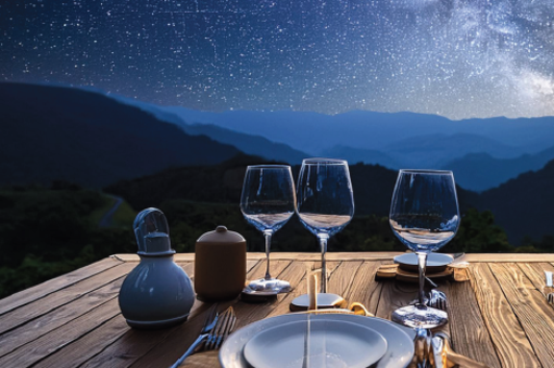 Alla Locanda del Dalai Lama di Châtillon una serata tra solidarietà e stelle con “A tavola sotto lo stesso cielo” Alla Locanda del Dalai Lama di Châtillon una serata tra solidarietà e stelle con “A tavola sotto lo stesso cielo”