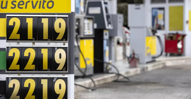 Carburanti alle stelle, in Valle d’Aosta l’aumento pesa di più su imprese e territorio Carburanti alle stelle, in Valle d’Aosta l’aumento pesa di più su imprese e territorio