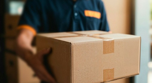 Dazi sui piccoli pacchi, via libera del Consiglio europeo: 3 euro dal 1° luglio 2026