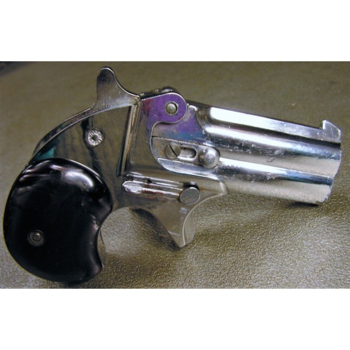Un revolver Derringer 6mm come quello rinvenuto a Saumont