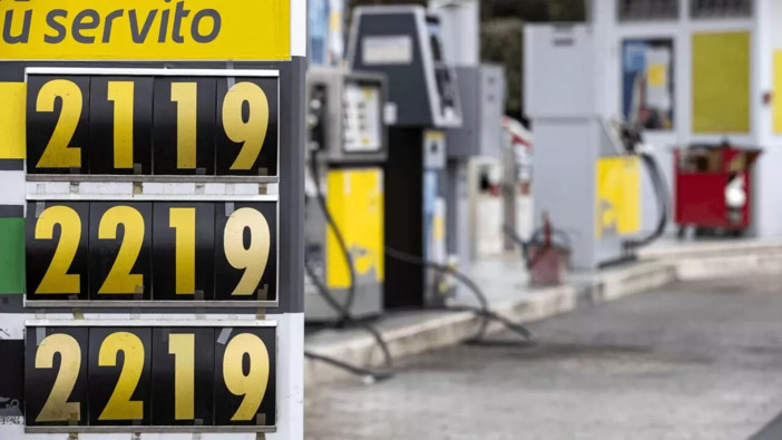 Carburanti alle stelle, in Valle d’Aosta l’aumento pesa di più su imprese e territorio