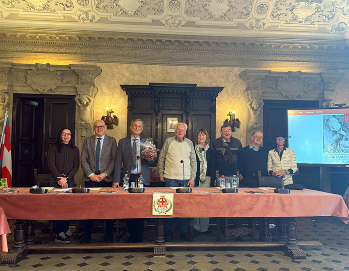 Nella foto da sinistra: Chiara Voghera, consigliera Atl Cuneo, Roberto Giorsino, assessore alla Cultura di Savigliano, Antonello Portera, sindaco di Savigliano, Guido Diemoz, artista, Ornella Badery, presidente Forte di Bard, Guido Corniolo curatore, Mauro Arneodo e Laura Mellano, responsabile cultura Comune di Savigliano.