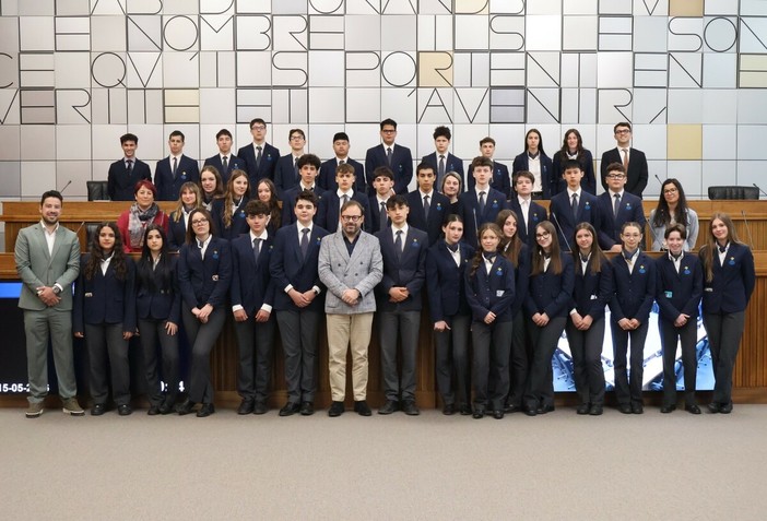 Portes ouvertes: l’école hôtelière de la Vallée d’Aoste entra in Consiglio Valle tra acqua, cucina e cittadinanza attiva Portes ouvertes: l’école hôtelière de la Vallée d’Aoste entra in Consiglio Valle tra acqua, cucina e cittadinanza attiva