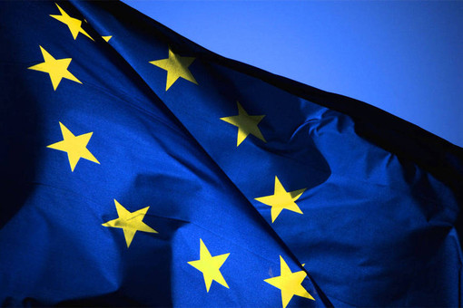 Europa, non solo bandiere: la scuola rilanci il sogno europeo