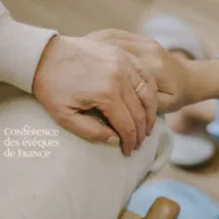 Francia, sì alla legge al suicidio assistito. I vescovi: “Impegnarsi per le cure palliative”