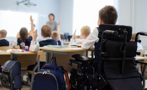 Verdi e Sinistra all’attacco: “Serve chiarezza sulla deroga al rapporto uno a uno per gli studenti con disabilità” Verdi e Sinistra all’attacco: “Serve chiarezza sulla deroga al rapporto uno a uno per gli studenti con disabilità”
