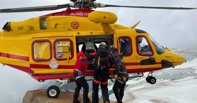 Doppio intervento in alta quota: salvato un alpinista sul Breithorn, tragedia sul Monte Bianco Doppio intervento in alta quota: salvato un alpinista sul Breithorn, tragedia sul Monte Bianco