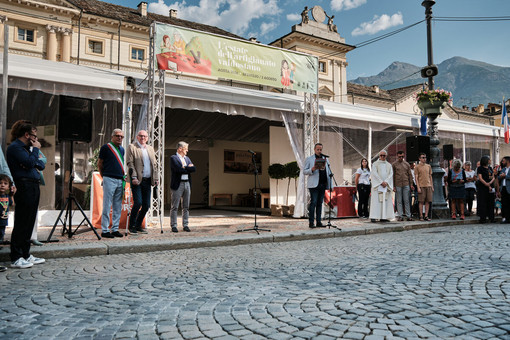L'artigianato valdostano conquista l'estate: migliaia di visitatori celebrano una tradizione che guarda al futuro L'artigianato valdostano conquista l'estate: migliaia di visitatori celebrano una tradizione che guarda al futuro