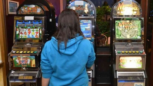 Gioco d'azzardo sempre più diffuso tra gli adolescenti, l’emergenza silenziosa che cresce online Gioco d'azzardo sempre più diffuso tra gli adolescenti, l’emergenza silenziosa che cresce online