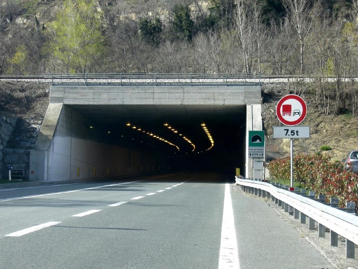 Gallerie del raccordo A5–SS27 del Gran San Bernardo: sicurezza da 40 milioni e disagi da prezzo pieno