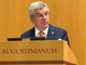 Il presidente del Cio Thomas Bach durante il convegno “Lo slancio della speranza: storie oltre il podio” presso l'auditorium Istituto Patristico Augustinianum