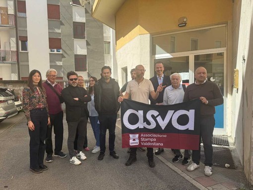 Una delegazione Asva-Fnsi, terzo da ds Alessandro Mano presidente Asva-Fnsi