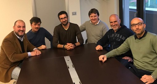 Marco Gheller al centro tra i presidenti e i coordinatori dei Movimenti regionalisti che appoggiano la sua candidatura