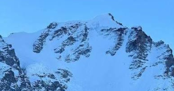 Tragedia sul Gran Paradiso: tre alpinisti precipitati sulla parete Nord, non si salvano Tragedia sul Gran Paradiso: tre alpinisti precipitati sulla parete Nord, non si salvano