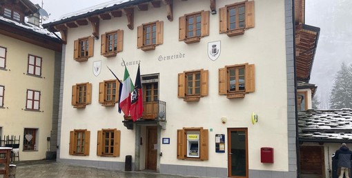 Innovazione tecnologica contro lo spopolamento: il progetto Polis di Poste Italiane arriva a Gressoney La Trinité
