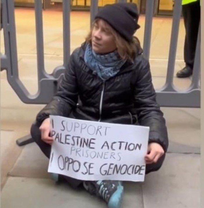 Oggi il pericolo maggiore sono i pacifisti che mettono in crisi le aziende delle armi