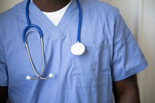 Infermiere a domicilio 24 ore su 24: assistenza medica e post-operatoria a casa tua