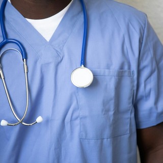Infermiere a domicilio 24 ore su 24: assistenza medica e post-operatoria a casa tua